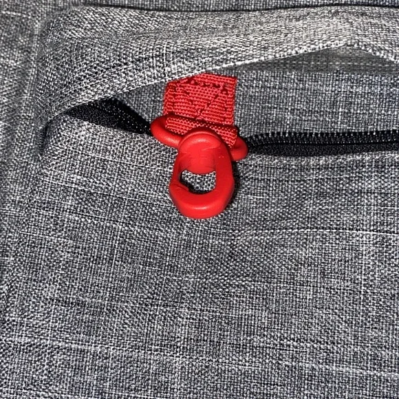 Herschel Supply Co. Gray Crossbody Sling Bag with Logo Patch Travel Chest Bag - Picture 8 of 10